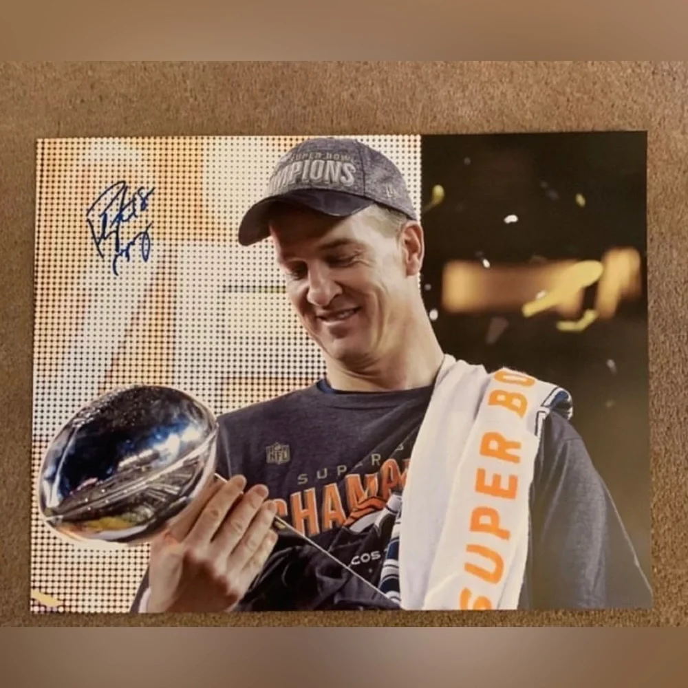 Peyton Manning Autographed Photo Denver Broncos 8.5x11 - Picture 1 of 2